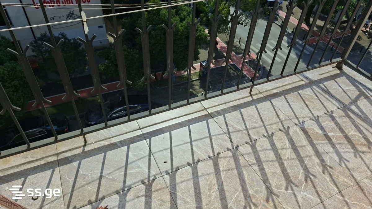 1-Bedroom Apartment for Annual Rent in Batumi photo 4 of 7