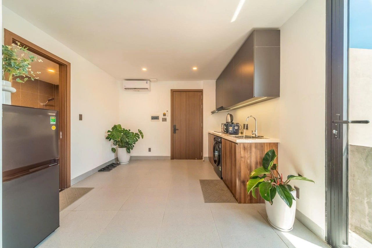 1-Bedroom Apartment with Large Balcony and Pool in An Hai photo 5 of 8