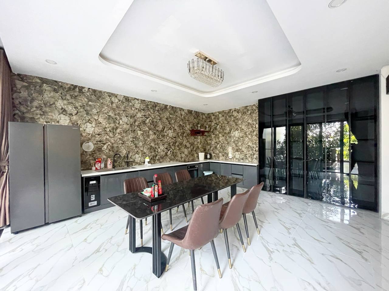 6-Bedroom Villa in Ngu Hanh Son photo 6 of 8