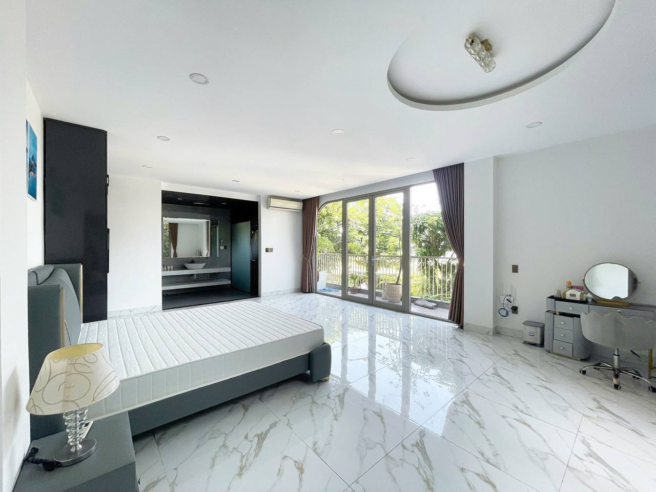 6-Bedroom Villa in Ngu Hanh Son photo 8 of 8