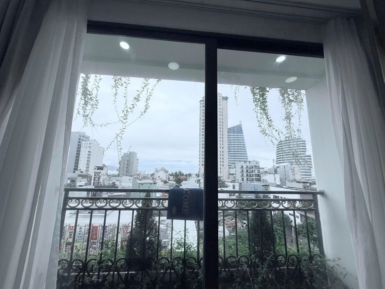 Modern Furnished Studio Near the Beach photo 1 of 8