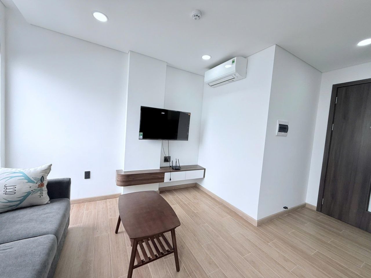 Modern Furnished Studio Near the Beach photo 5 of 8