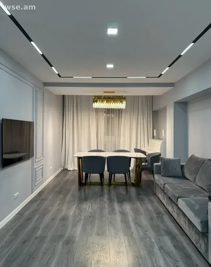 Designer 3-Room Apartment in Kentron photo 1 of 8