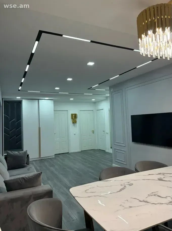 Designer 3-Room Apartment in Kentron photo 7 of 8