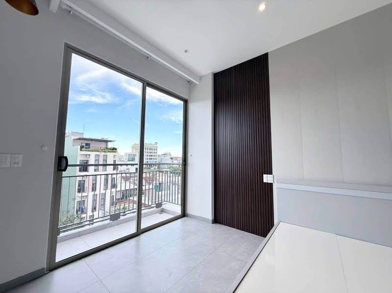 Brand-New Luxury 1-Bedroom Apartment Near the River photo 4 of 8