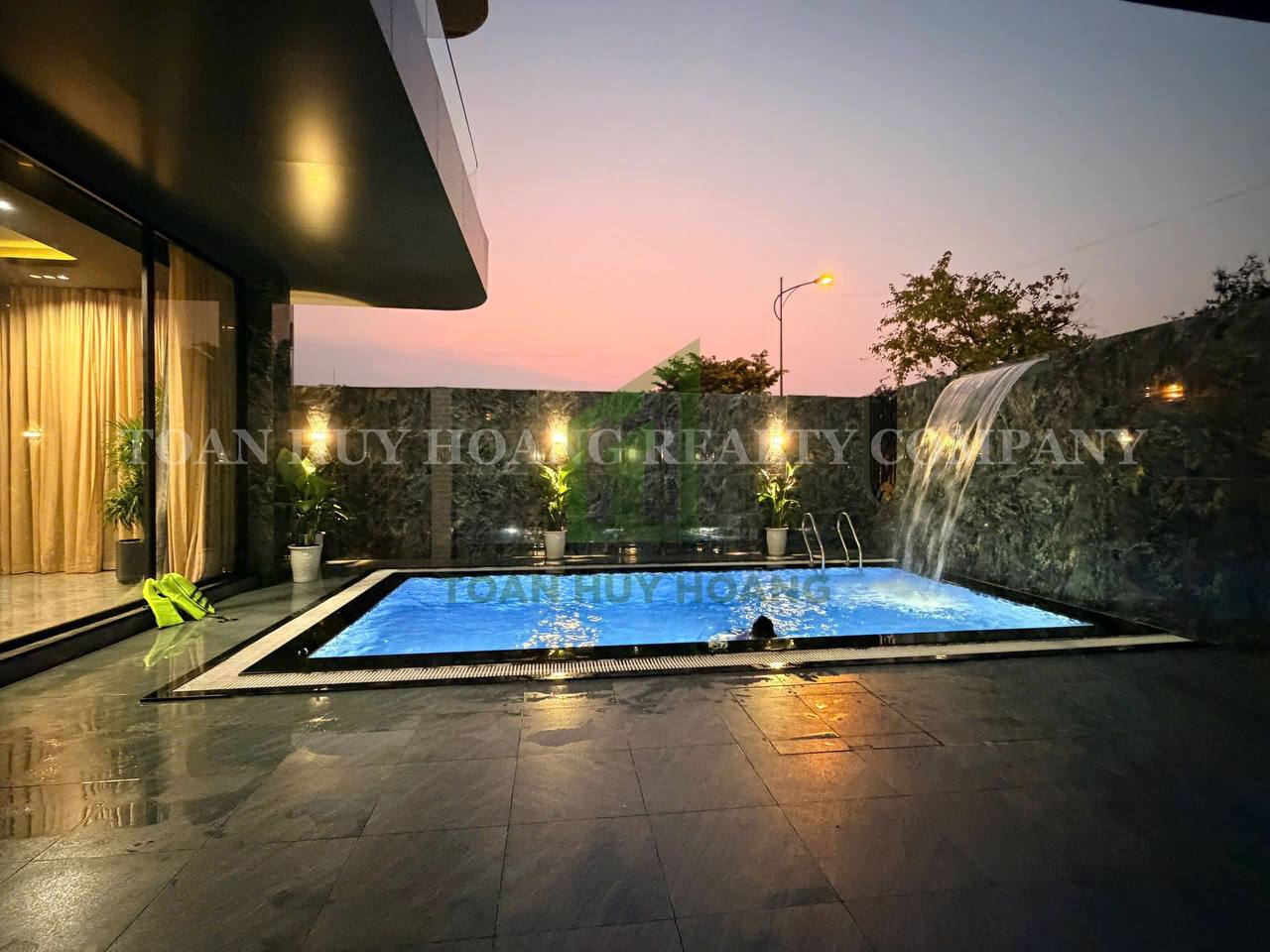 Ultra-Luxury 5-Bedroom Villa with Han River View photo 1 of 8