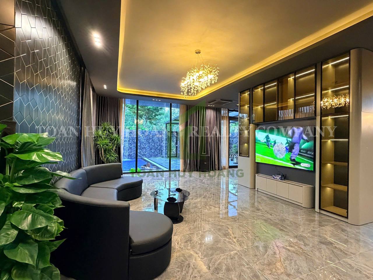 Ultra-Luxury 5-Bedroom Villa with Han River View photo 2 of 8