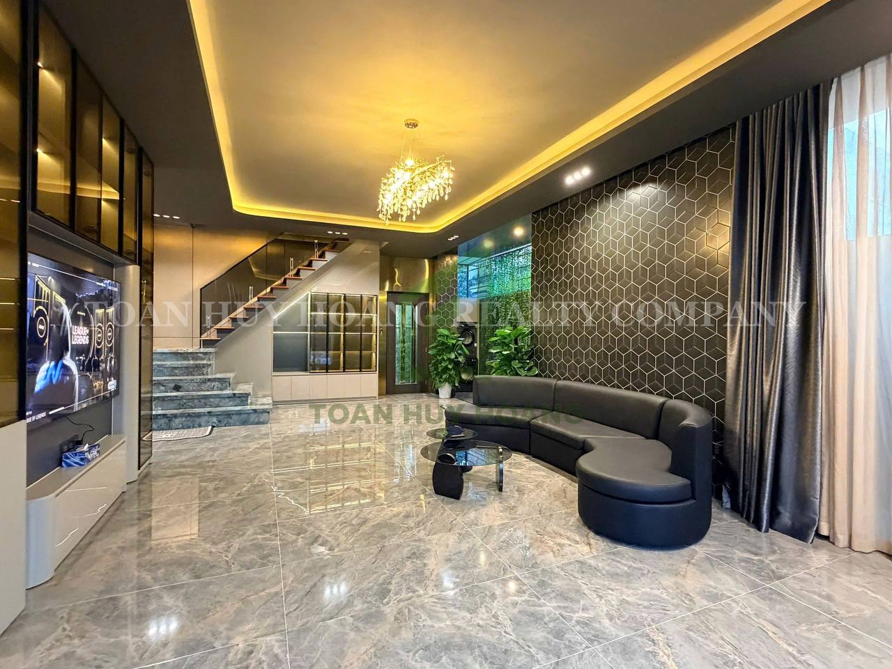 Ultra-Luxury 5-Bedroom Villa with Han River View photo 3 of 8