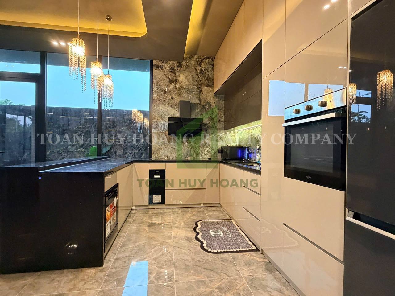 Ultra-Luxury 5-Bedroom Villa with Han River View photo 7 of 8