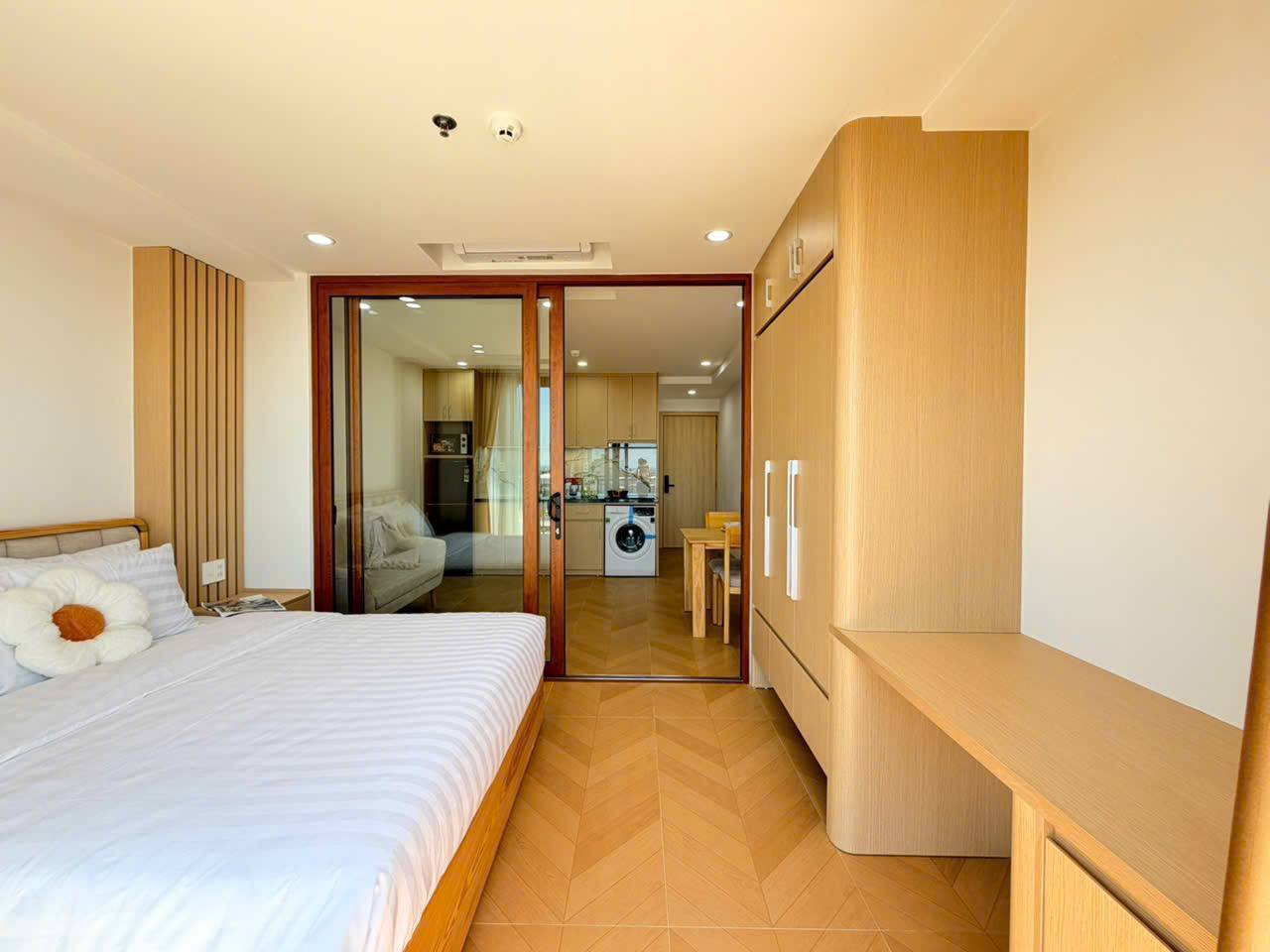 1-Bedroom Apartment with Swimming Pool photo 7 of 8