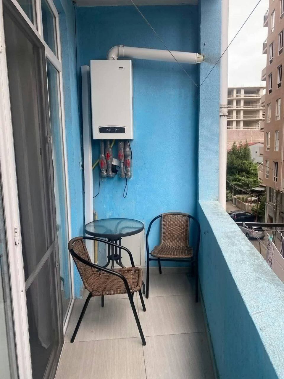 1-Bedroom Apartment on Besiki Street photo 4 of 6