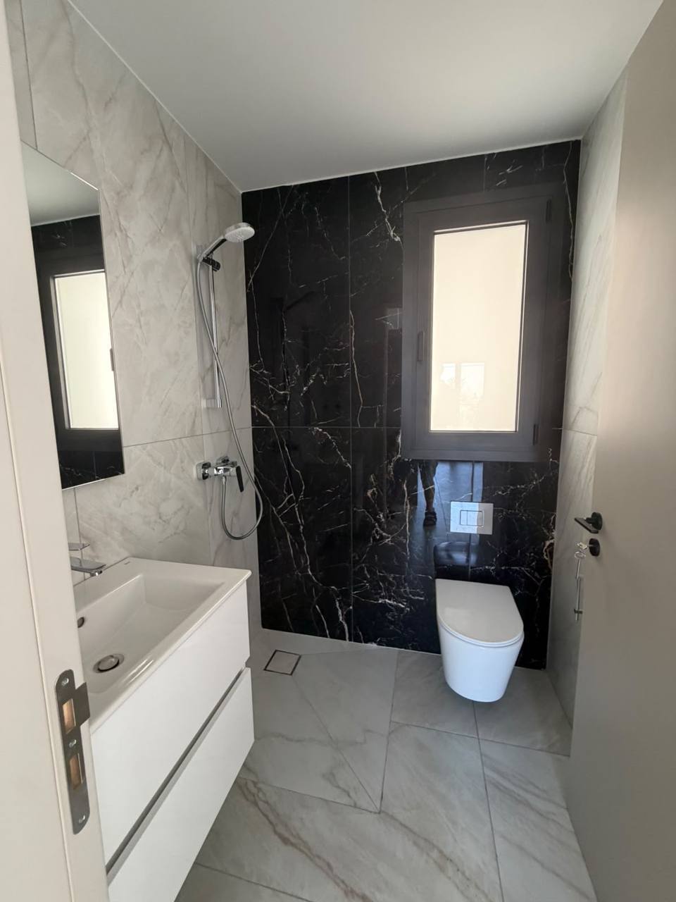 2-Bedroom Apartment in Kato Polemidia photo 3 of 6