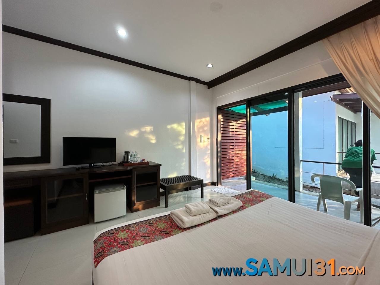 Bright Room with Pool in Bang Rak photo 4 of 8