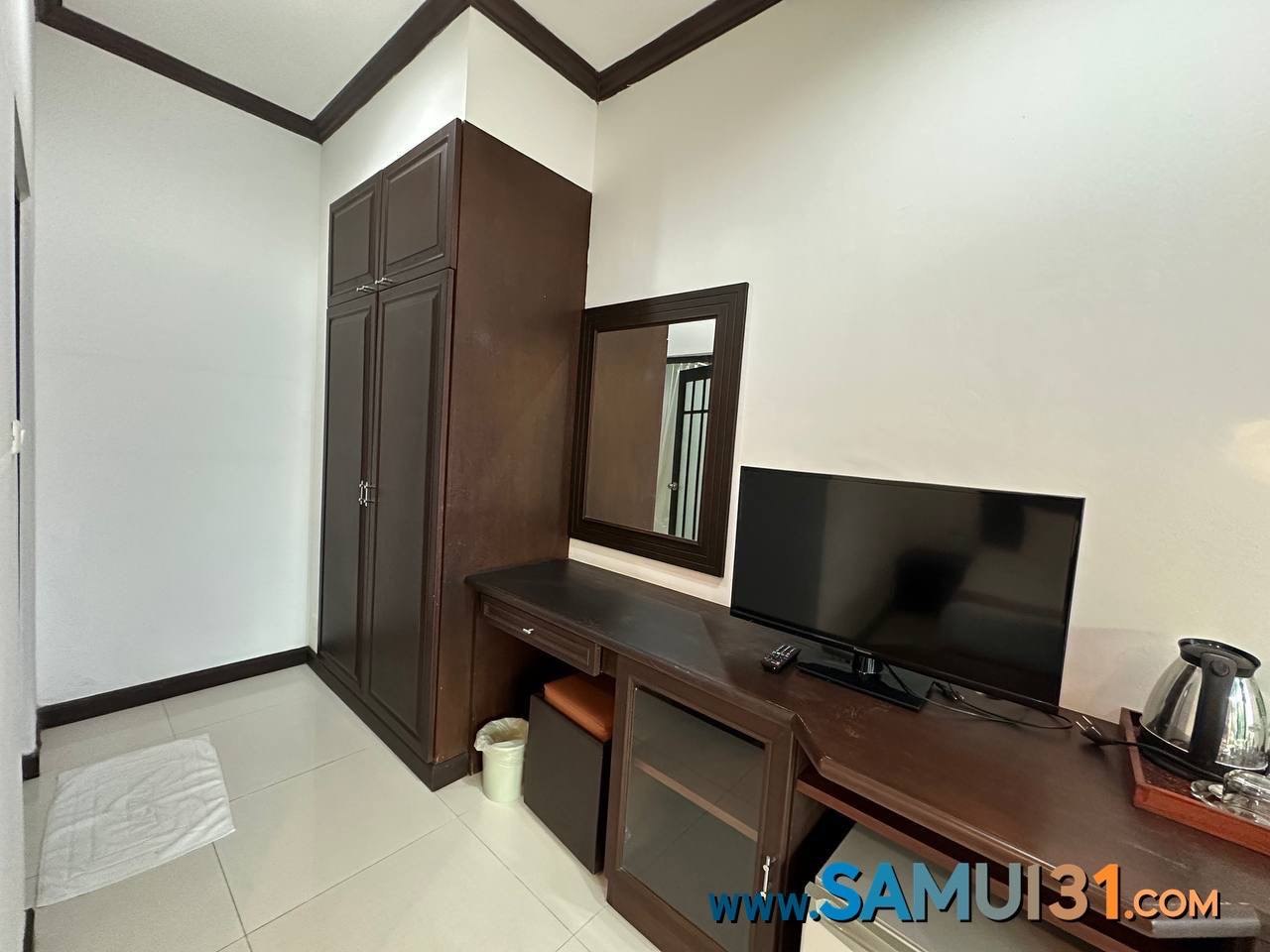 Bright Room with Pool in Bang Rak photo 5 of 8