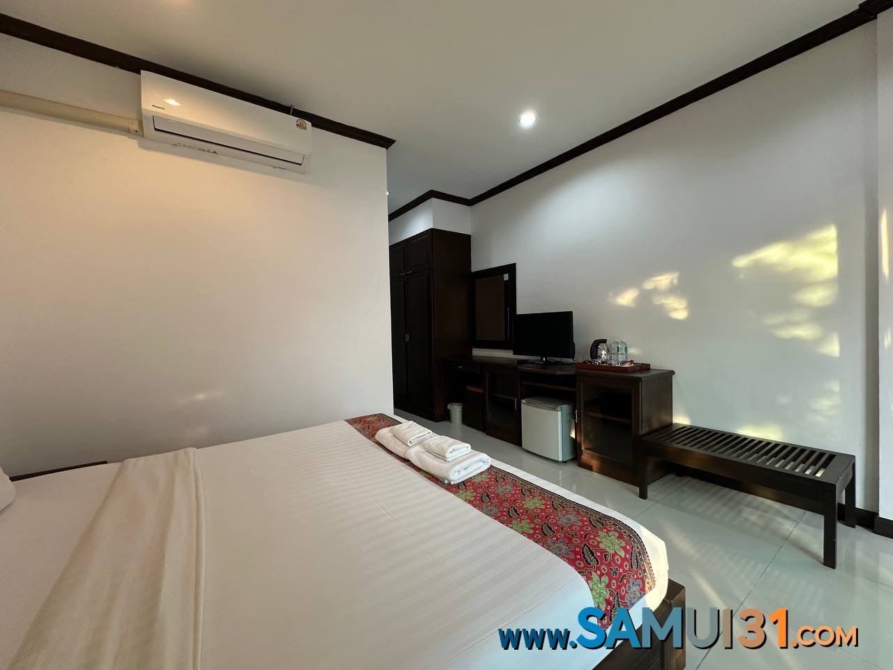 Bright Room with Pool in Bang Rak photo 6 of 8