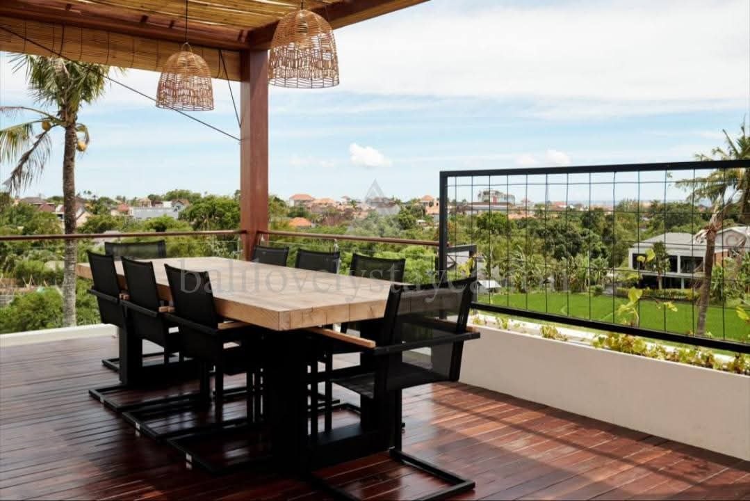 3-Bedroom Villa in Canggu photo 7 of 8
