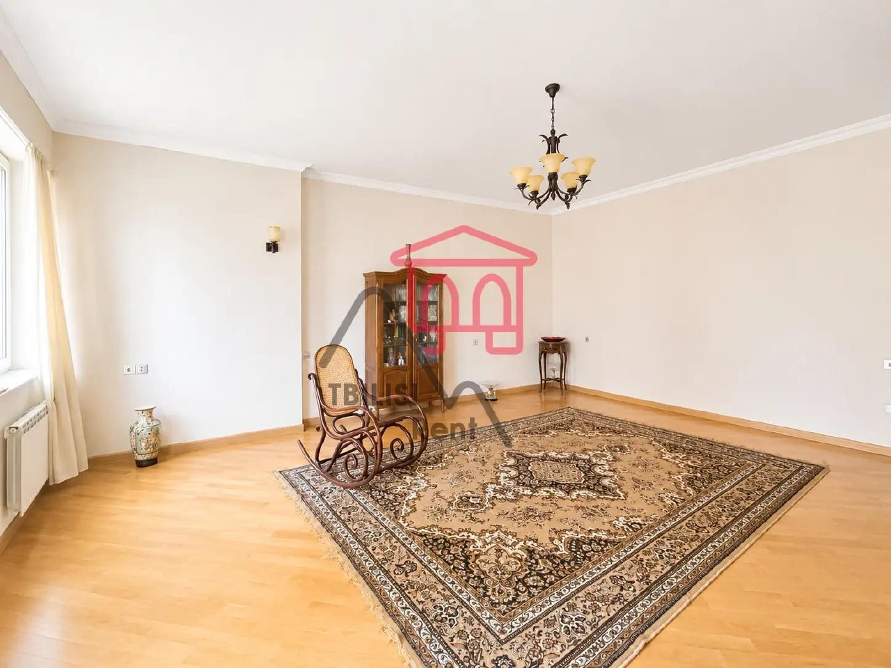 Spacious 3-Bedroom Apartment in Vake photo 4 of 8