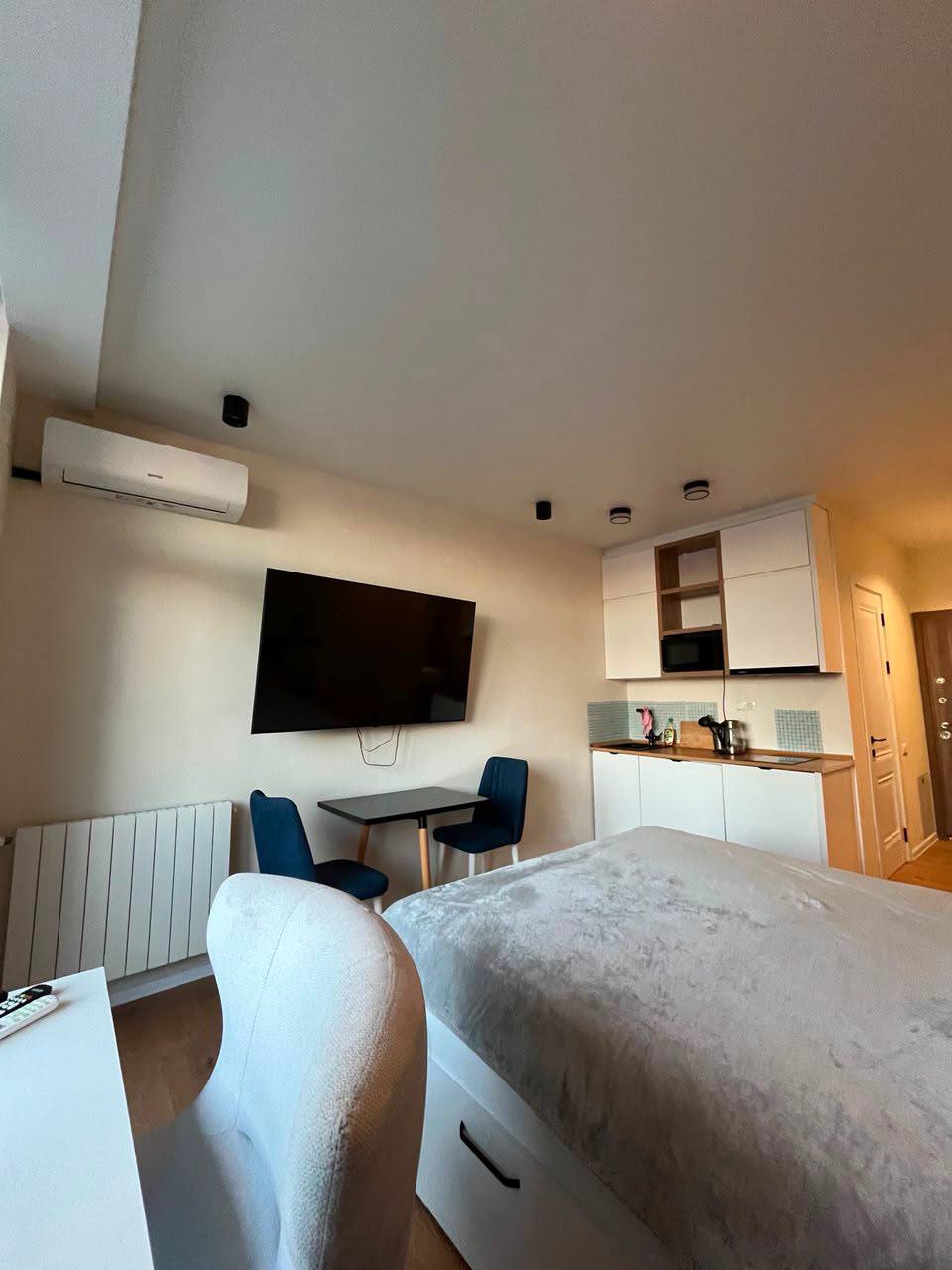 One-Bedroom Apartment for Rent in Batumi photo 1 of 8