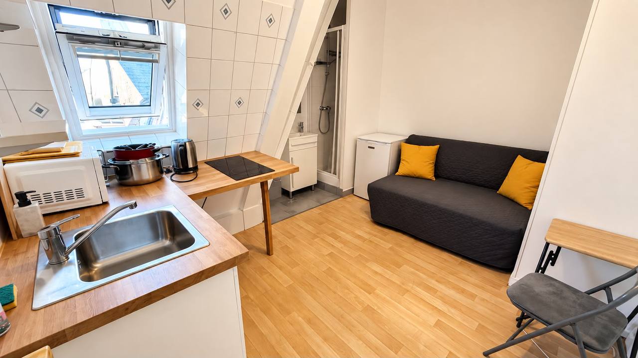 12 m² Studio in Paris 8th photo 1 of 4
