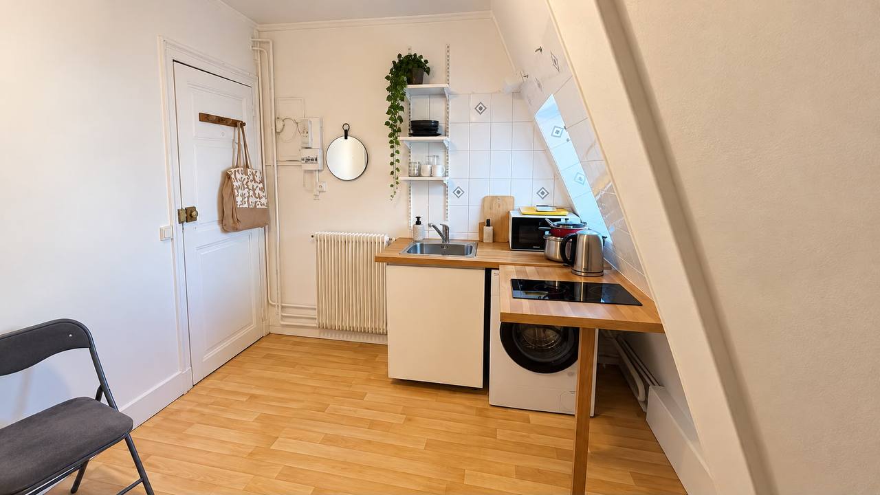 12 m² Studio in Paris 8th photo 4 of 4
