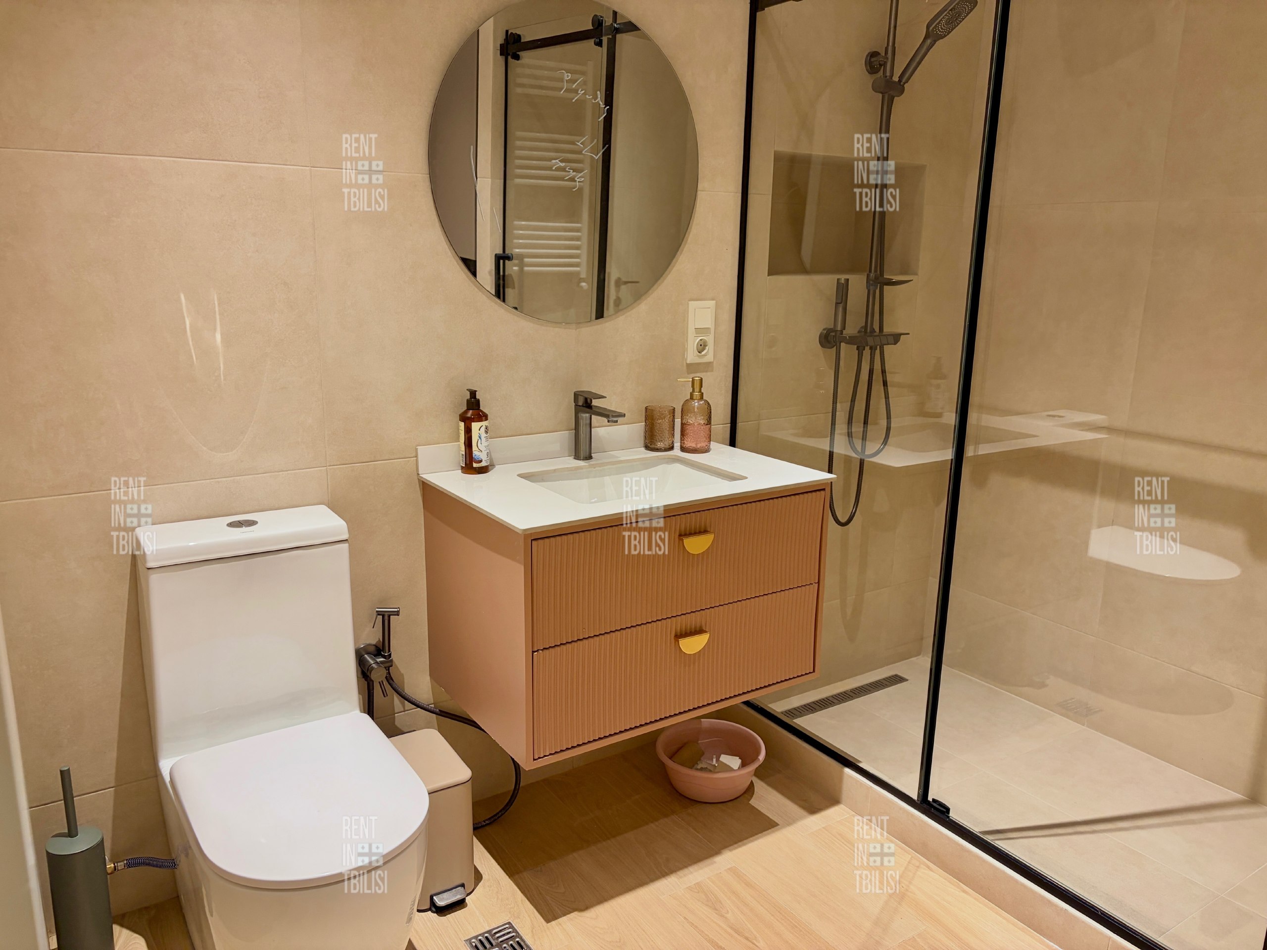 Brand-New 1-Bedroom Apartment near MᶜUniversity Metro photo 6 of 8