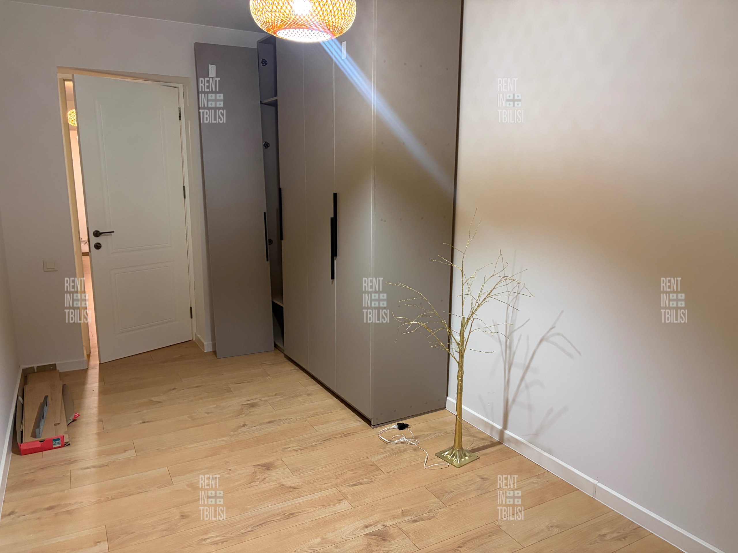 Brand-New 1-Bedroom Apartment near MᶜUniversity Metro photo 8 of 8