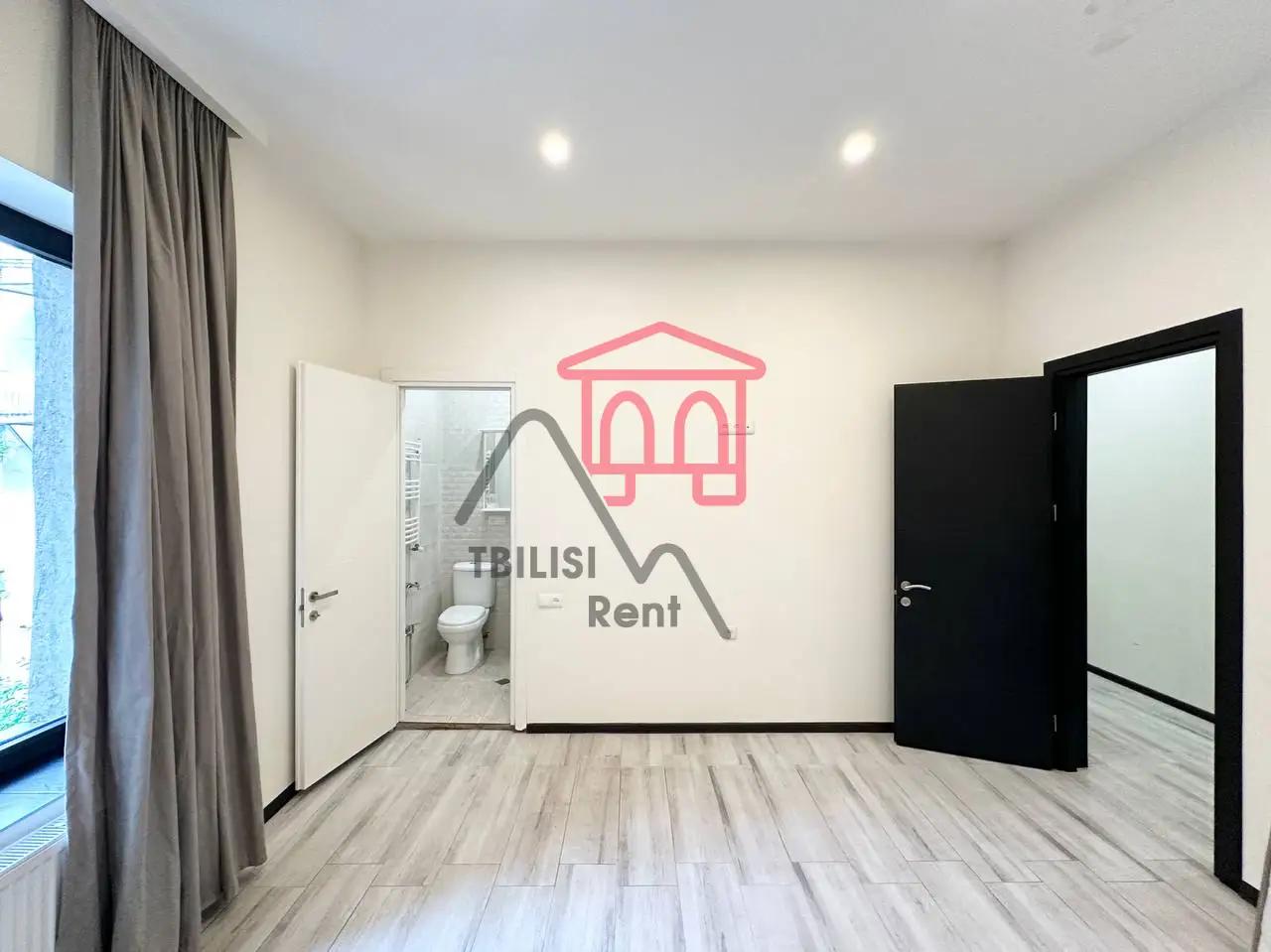 5-Bedroom Apartment in Mtatsminda photo 4 of 8