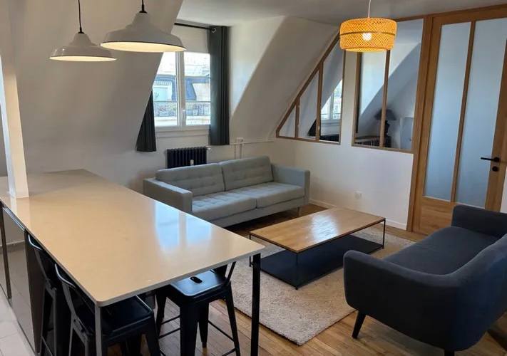 Furnished One-Bedroom Apartment in Paris 17 photo 1 of 8