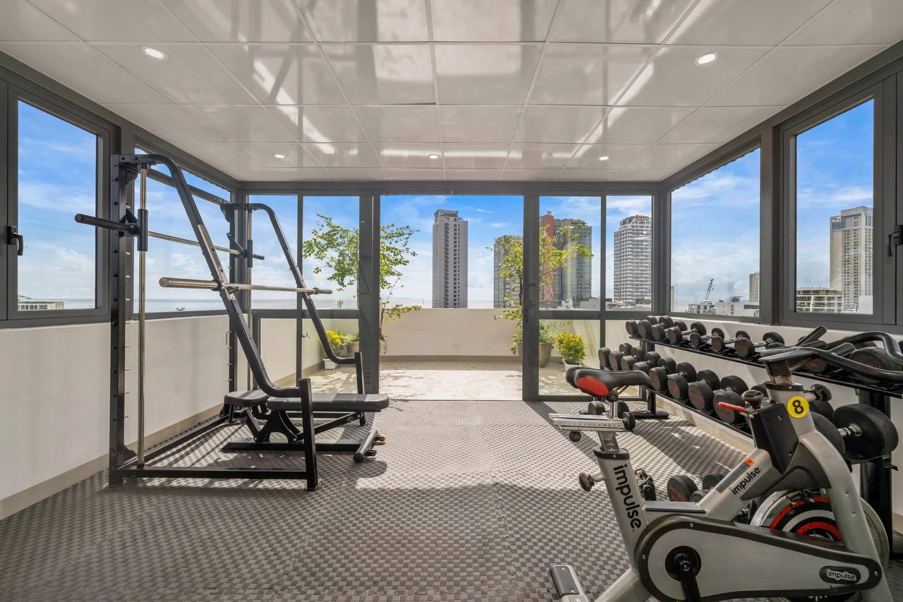 Luxury 1-Bedroom Apartment in Son Tra photo 1 of 8