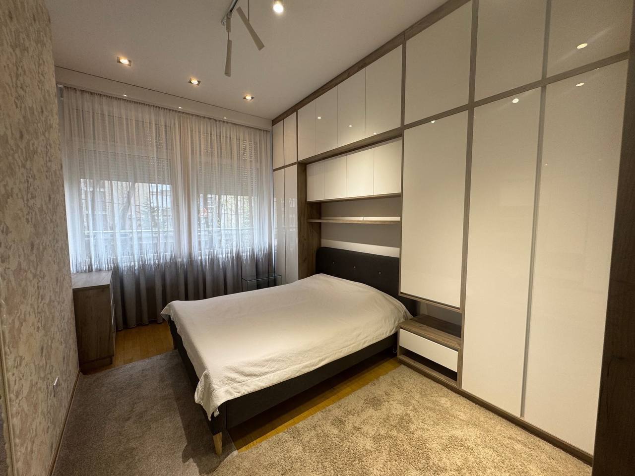 2-Bedroom Apartment with Garage in Belgrade photo 3 of 7