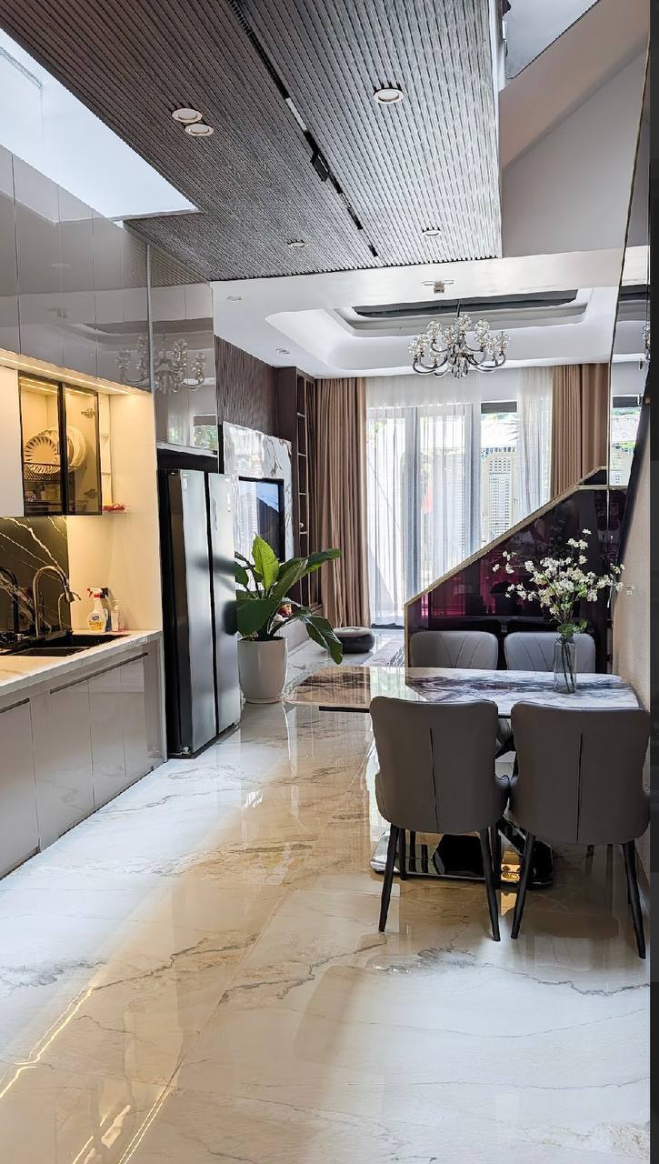 Three-Storey House in Hoa Minh photo 4 of 8