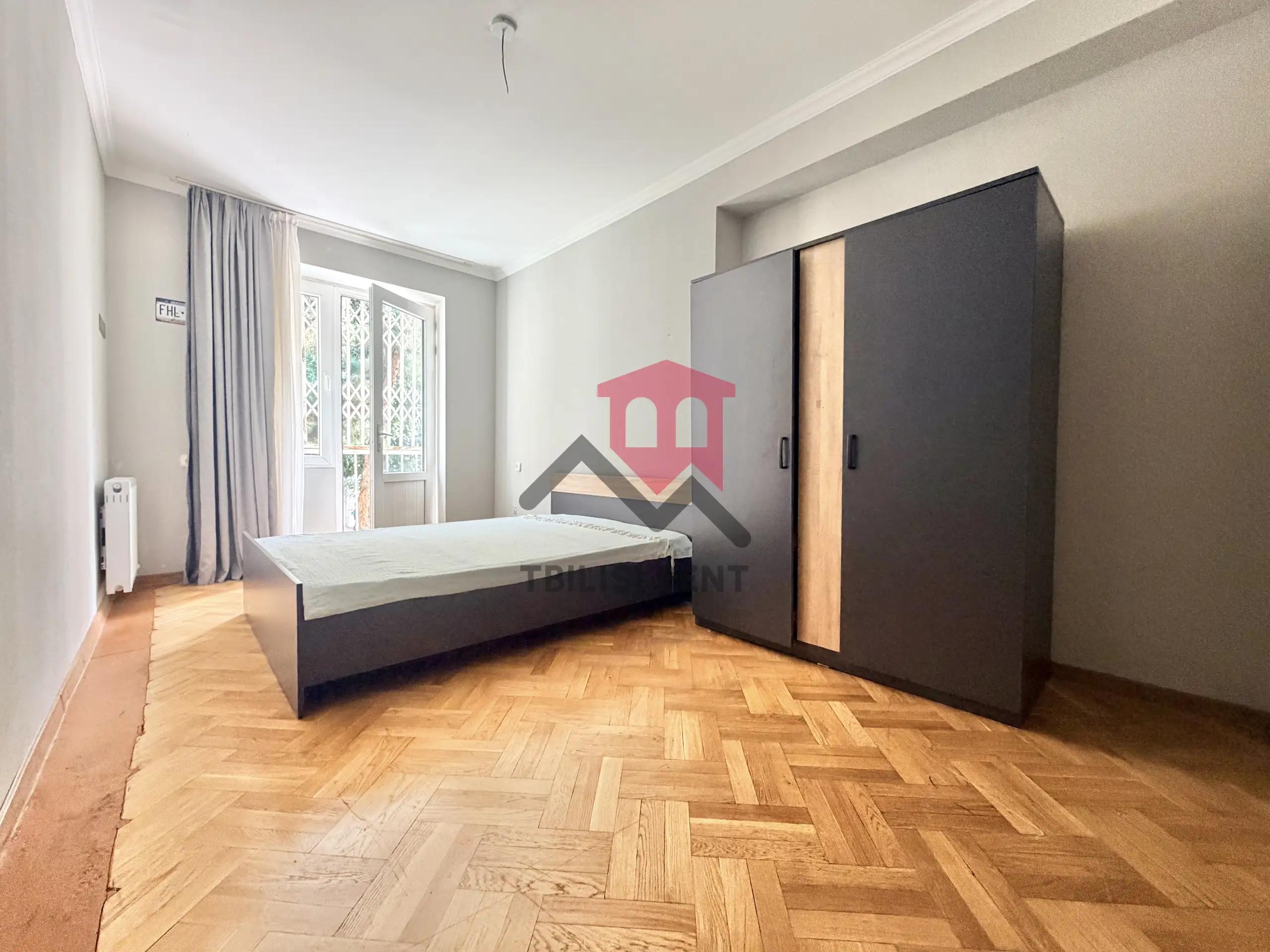 Spacious 3-Bedroom Apartment in Saburtalo photo 3 of 8