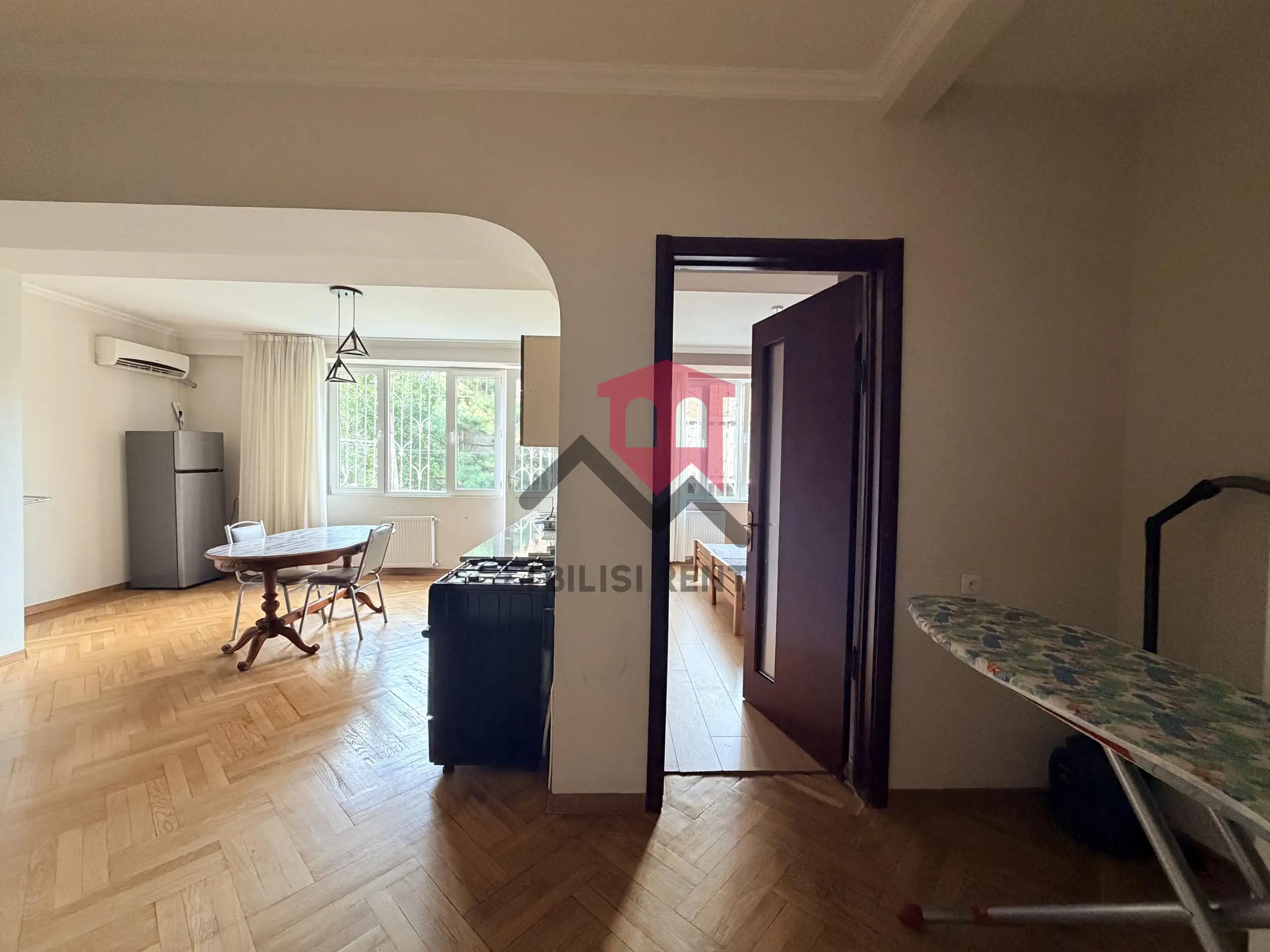 Spacious 3-Bedroom Apartment in Saburtalo photo 8 of 8