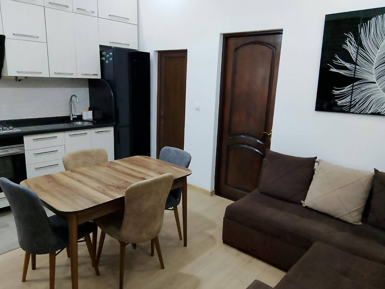 2-Bedroom Apartment Floor in Central Batumi photo 3 of 8