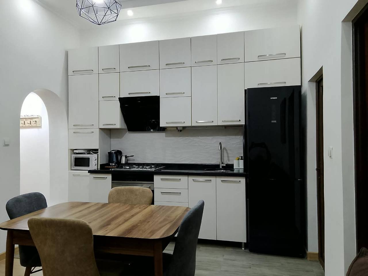 2-Bedroom Apartment Floor in Central Batumi photo 4 of 8