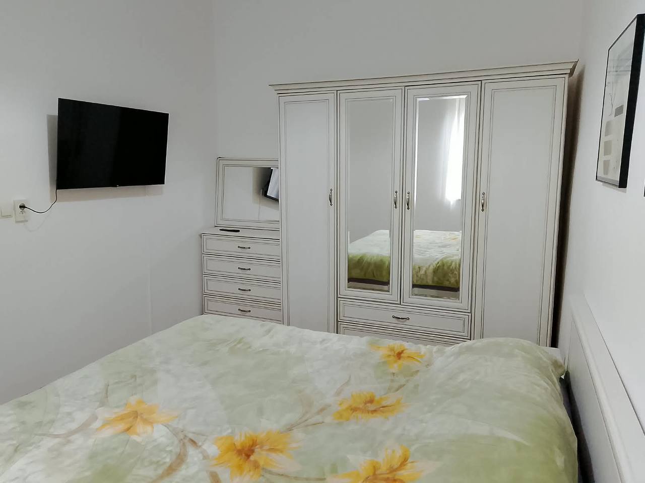 2-Bedroom Apartment Floor in Central Batumi photo 6 of 8