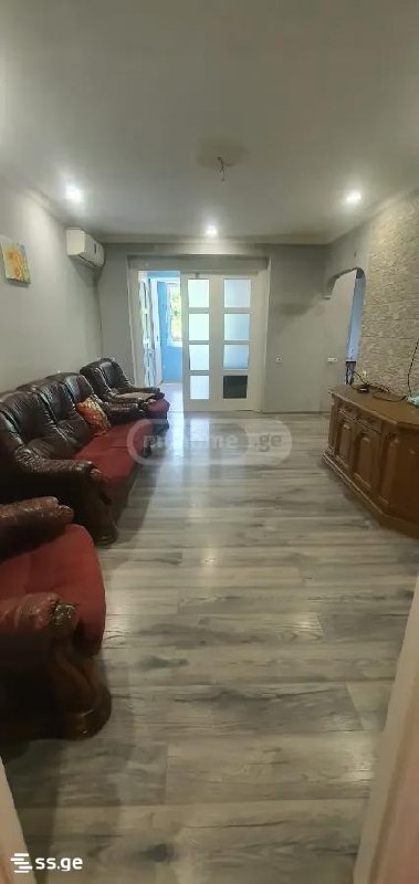 3-Room Apartment Near University Metro photo 1 of 8