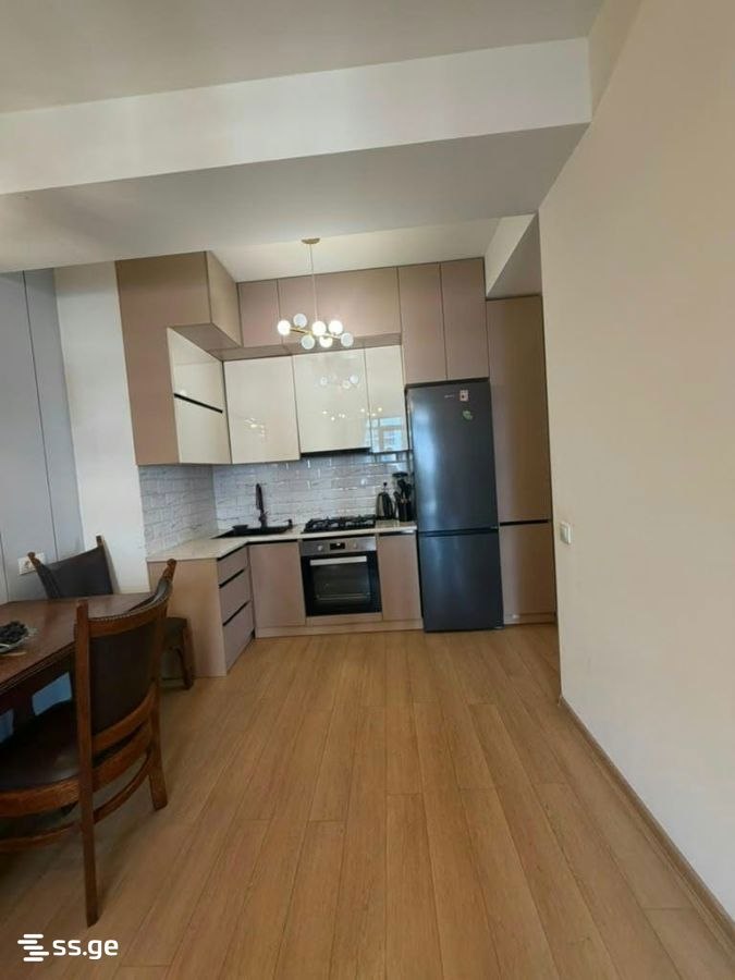 3-Bedroom Apartment in Isani photo 3 of 8