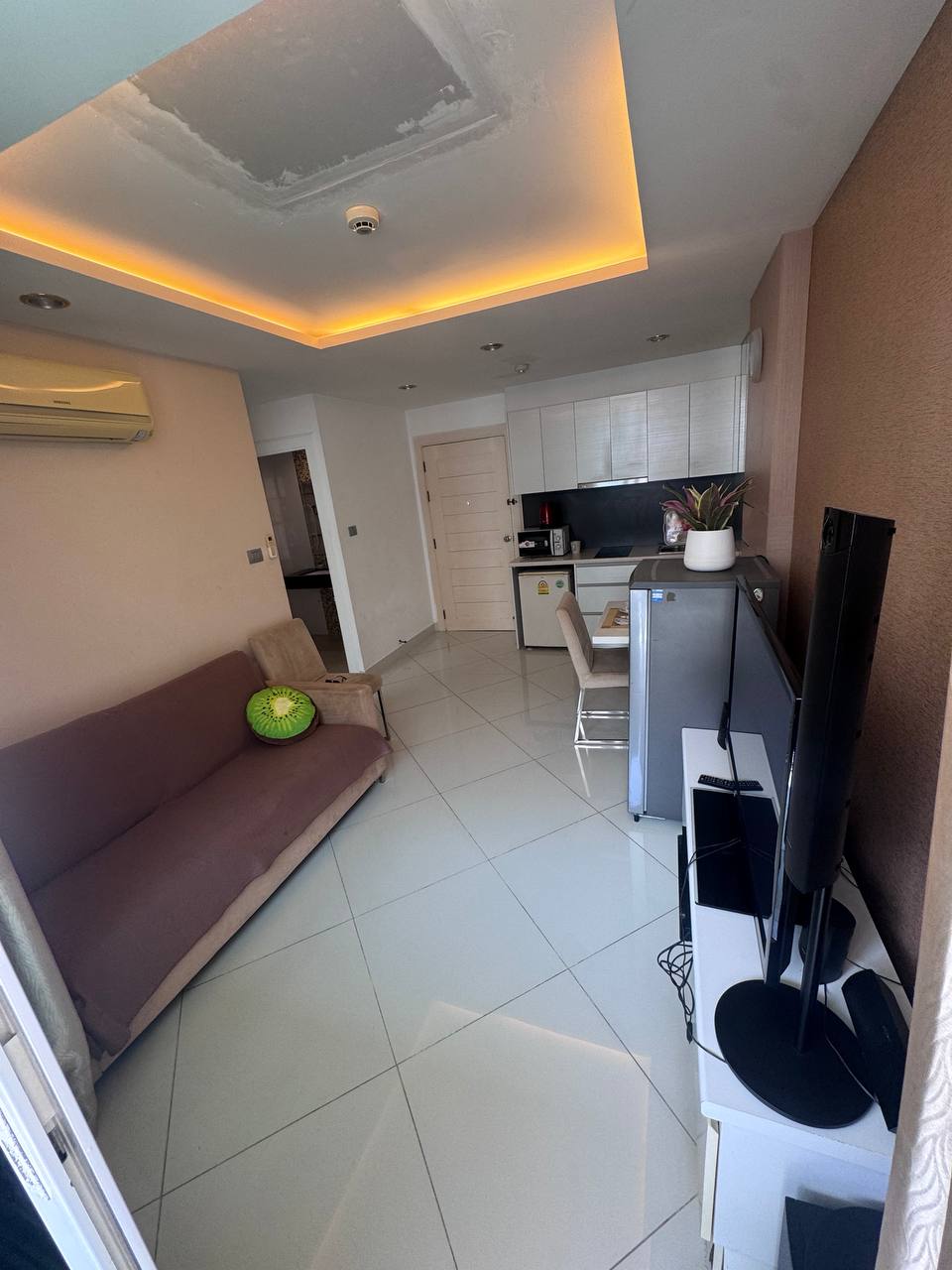 Furnished One-Bedroom Apartment Near the Sea photo 5 of 8