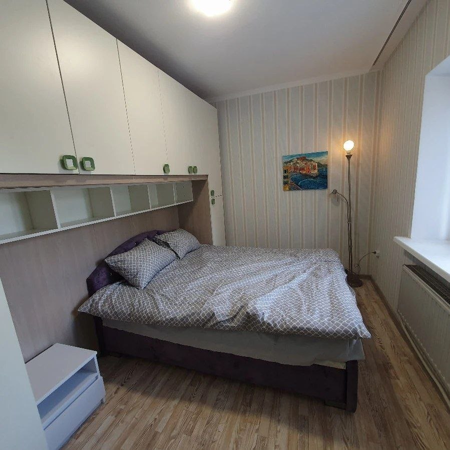 One-Bedroom Apartment with Living Room in Buiucani photo 1 of 8