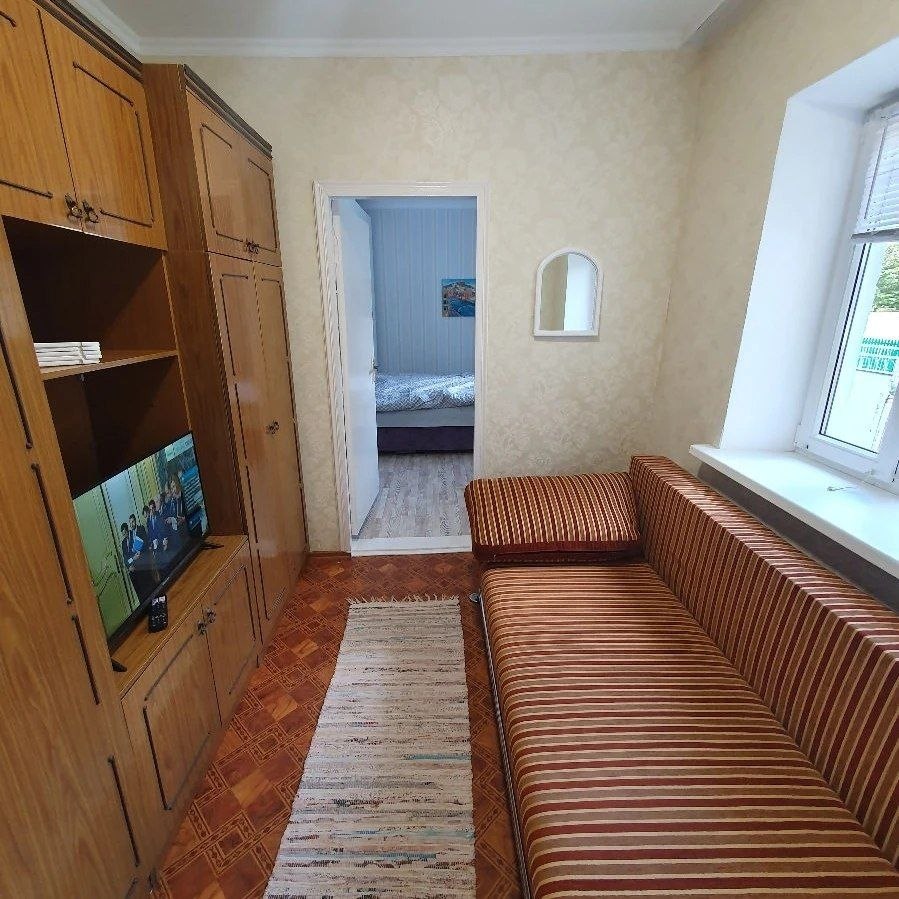 One-Bedroom Apartment with Living Room in Buiucani photo 3 of 8