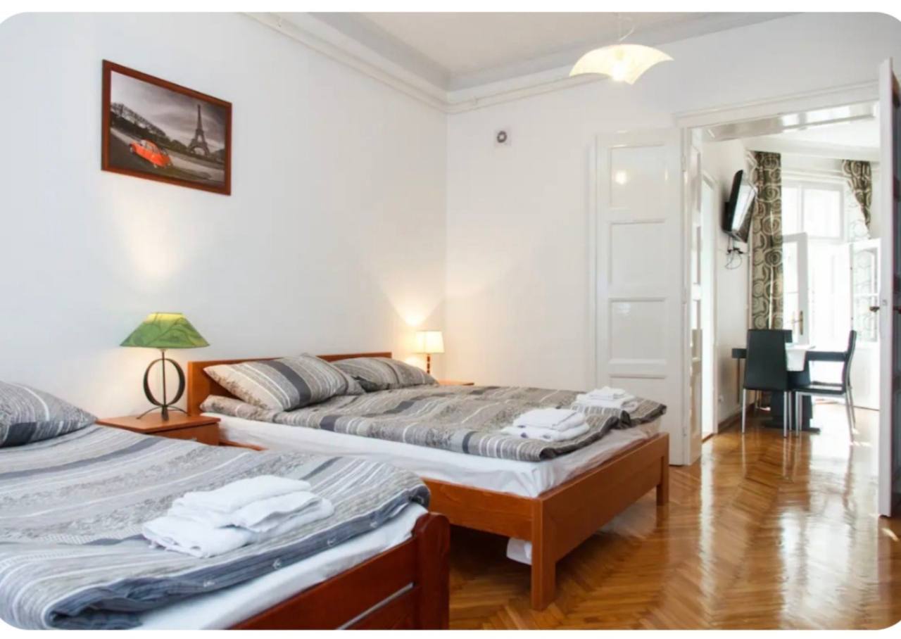 Two-Bedroom Apartment in Stari Grad photo 5 of 8