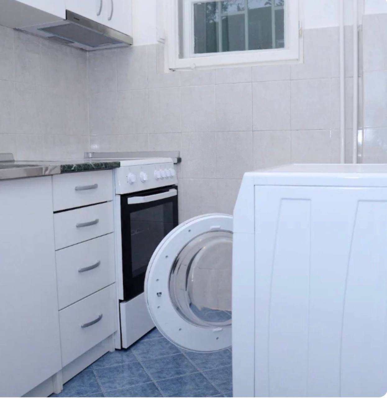 Two-Bedroom Apartment in Stari Grad photo 8 of 8