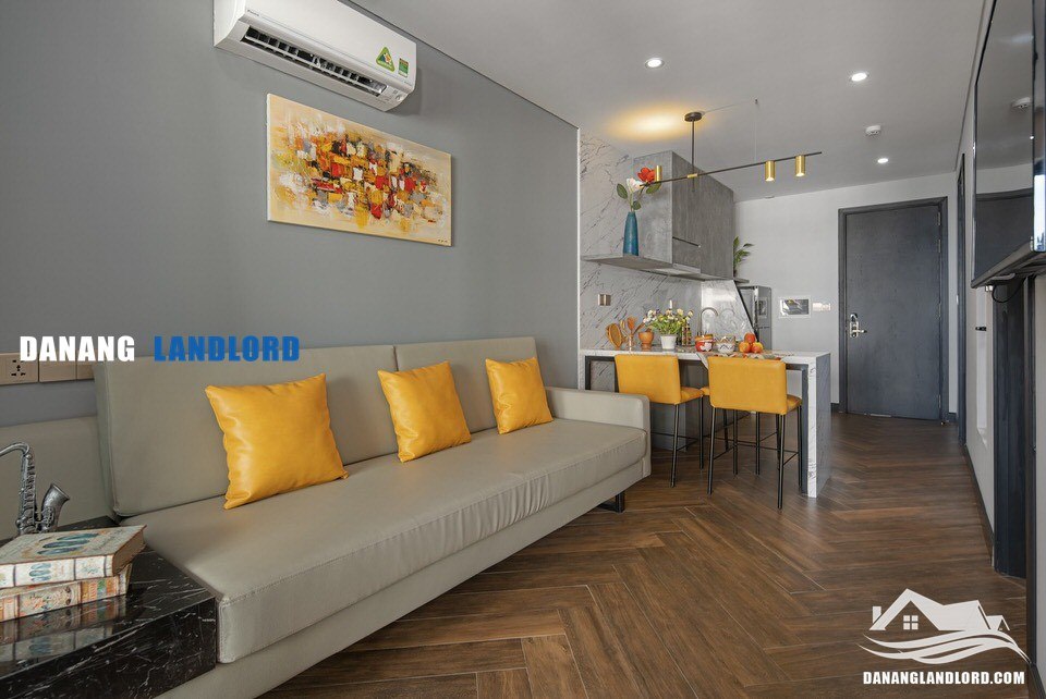 Modern 2-Bedroom Apartment Near Pham Van Dong Beach photo 1 of 8