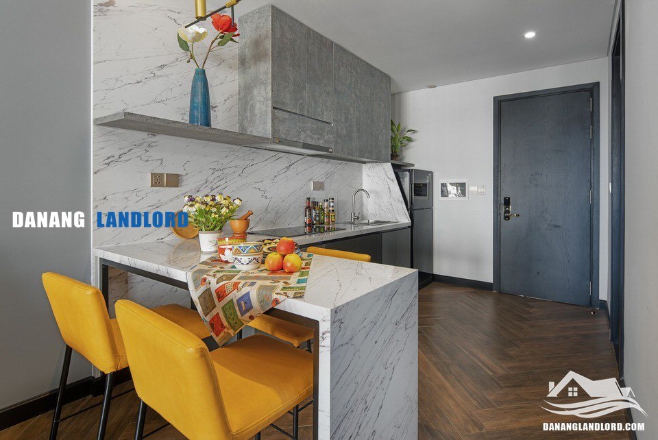 Modern 2-Bedroom Apartment Near Pham Van Dong Beach photo 2 of 8