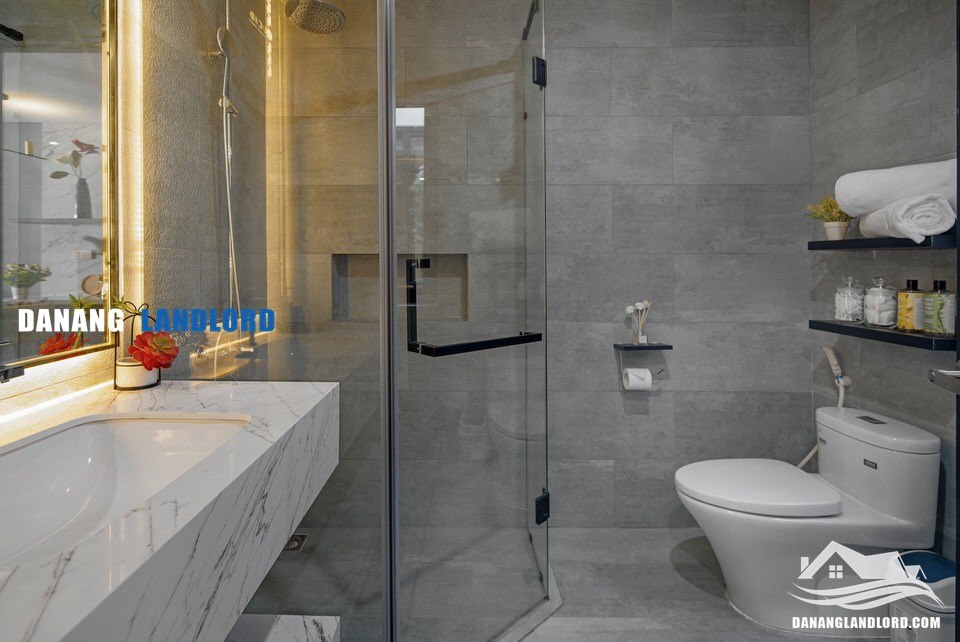 Modern 2-Bedroom Apartment Near Pham Van Dong Beach photo 8 of 8