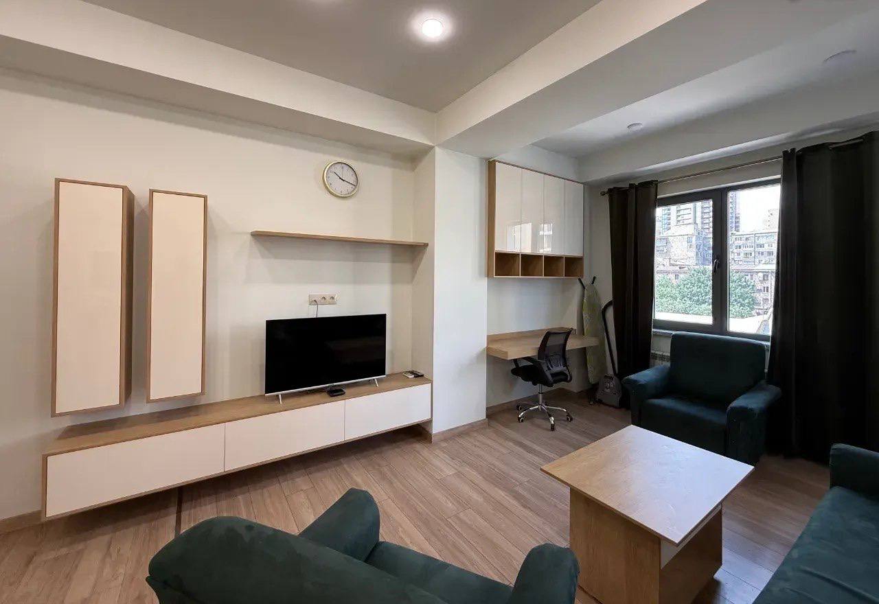 Furnished 2-Room Apartment in Kentron photo 2 of 8