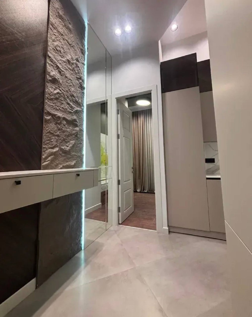 Three-Bedroom Apartment in Arabkir photo 6 of 8