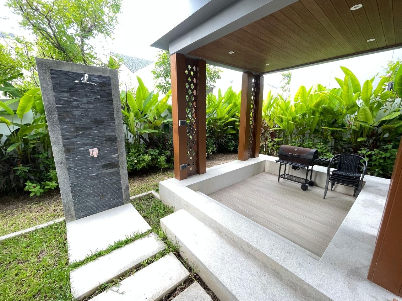 4-Bedroom Villa with Private Pool in Bang Tao photo 5 of 8