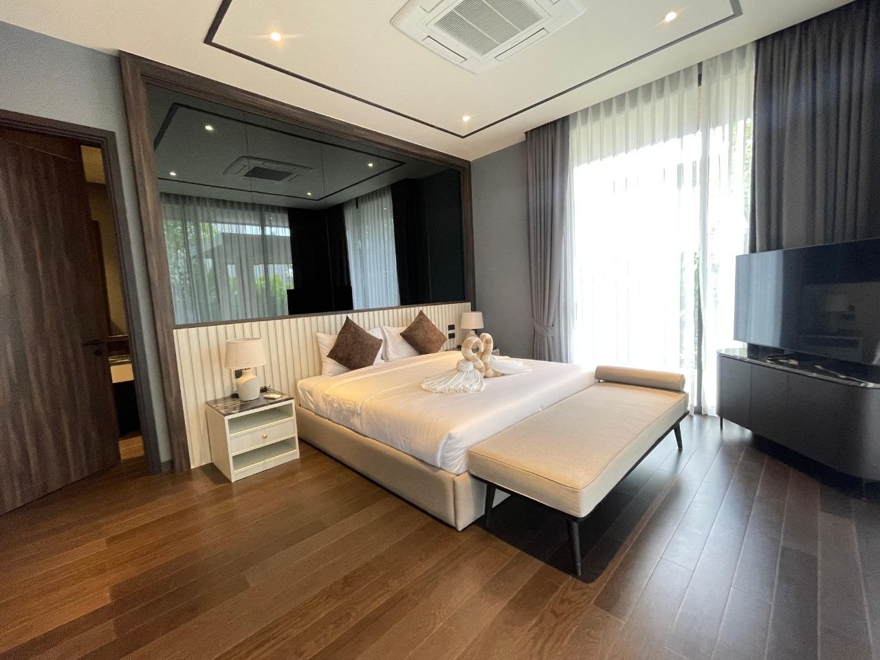 4-Bedroom Villa with Private Pool in Bang Tao photo 7 of 8